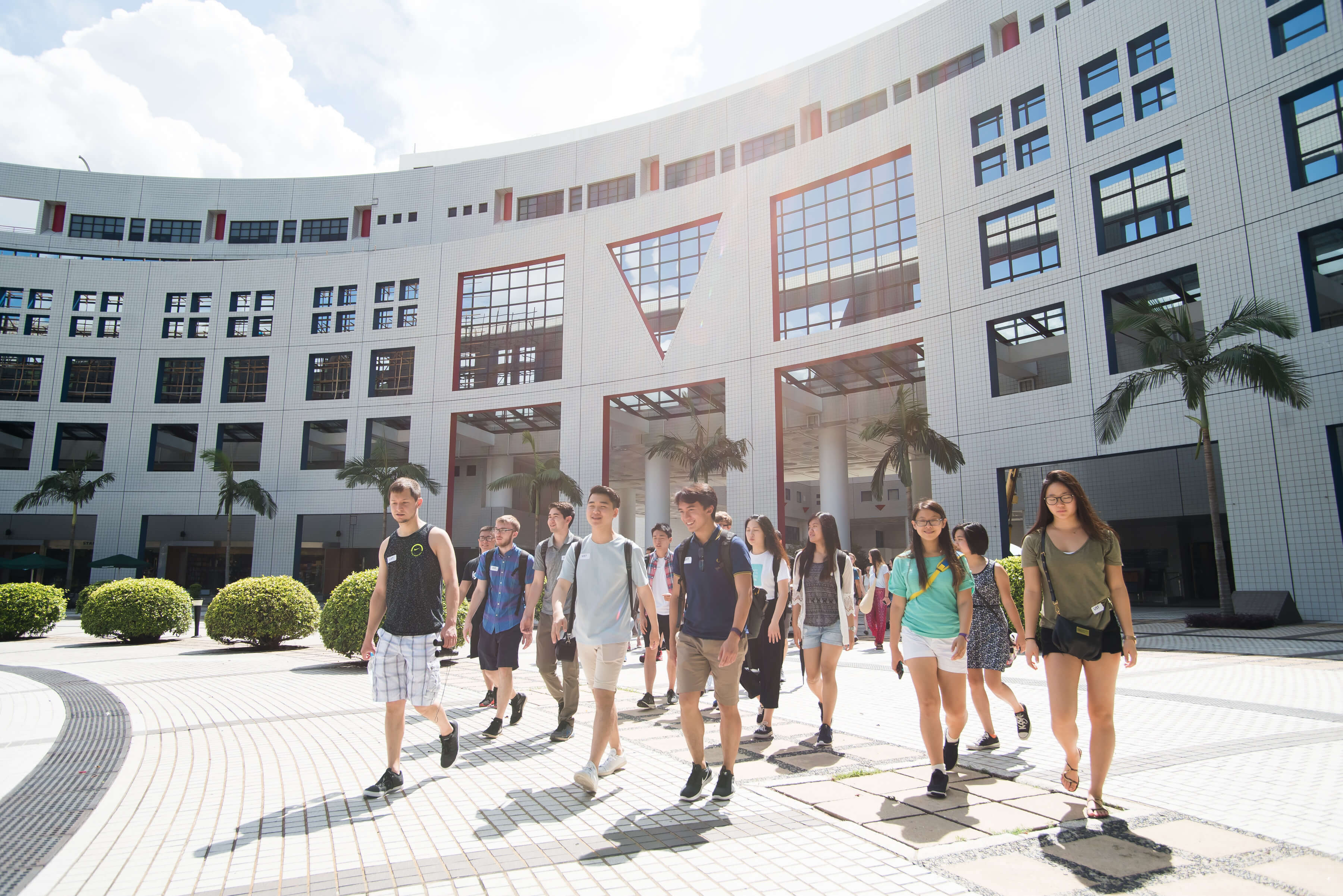 HM07_Students Walk